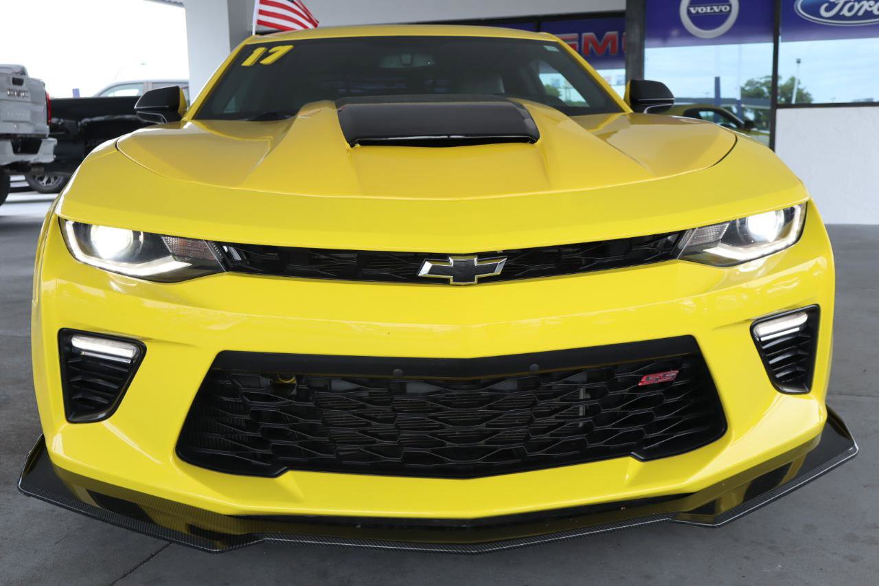 Used 2017 Chevrolet Camaro SS RWD image 11