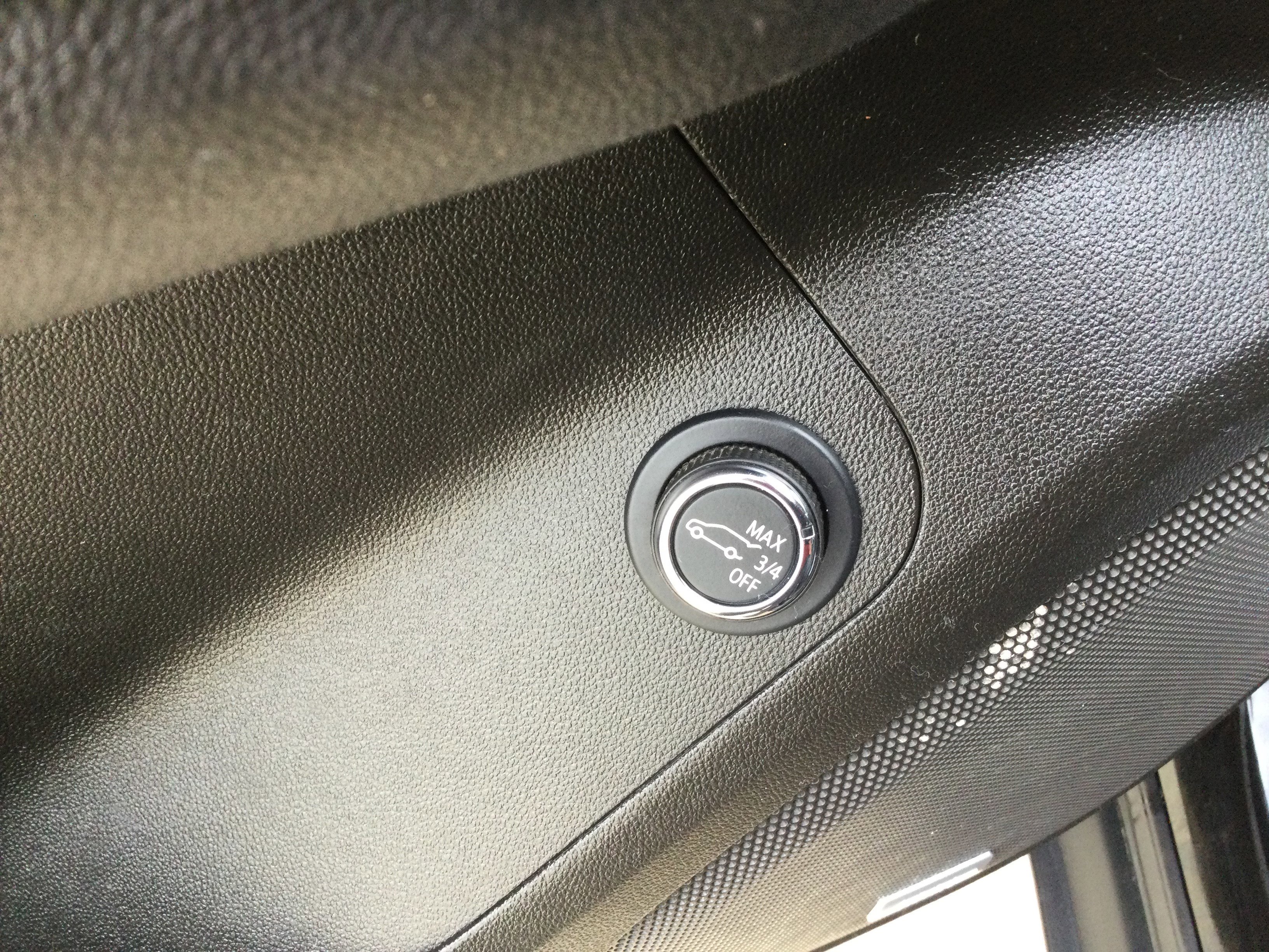 Used 2021 GMC Acadia SLE w/ Driver Convenience Package image 11