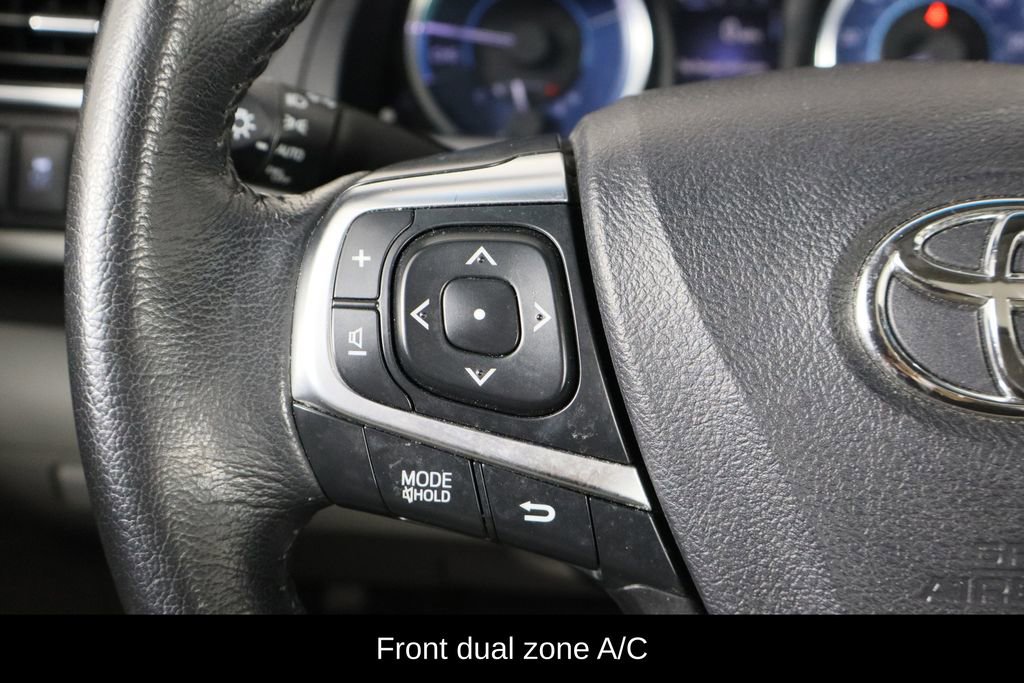 Used 2015 Toyota Camry XLE w/ Moonroof Package image 8