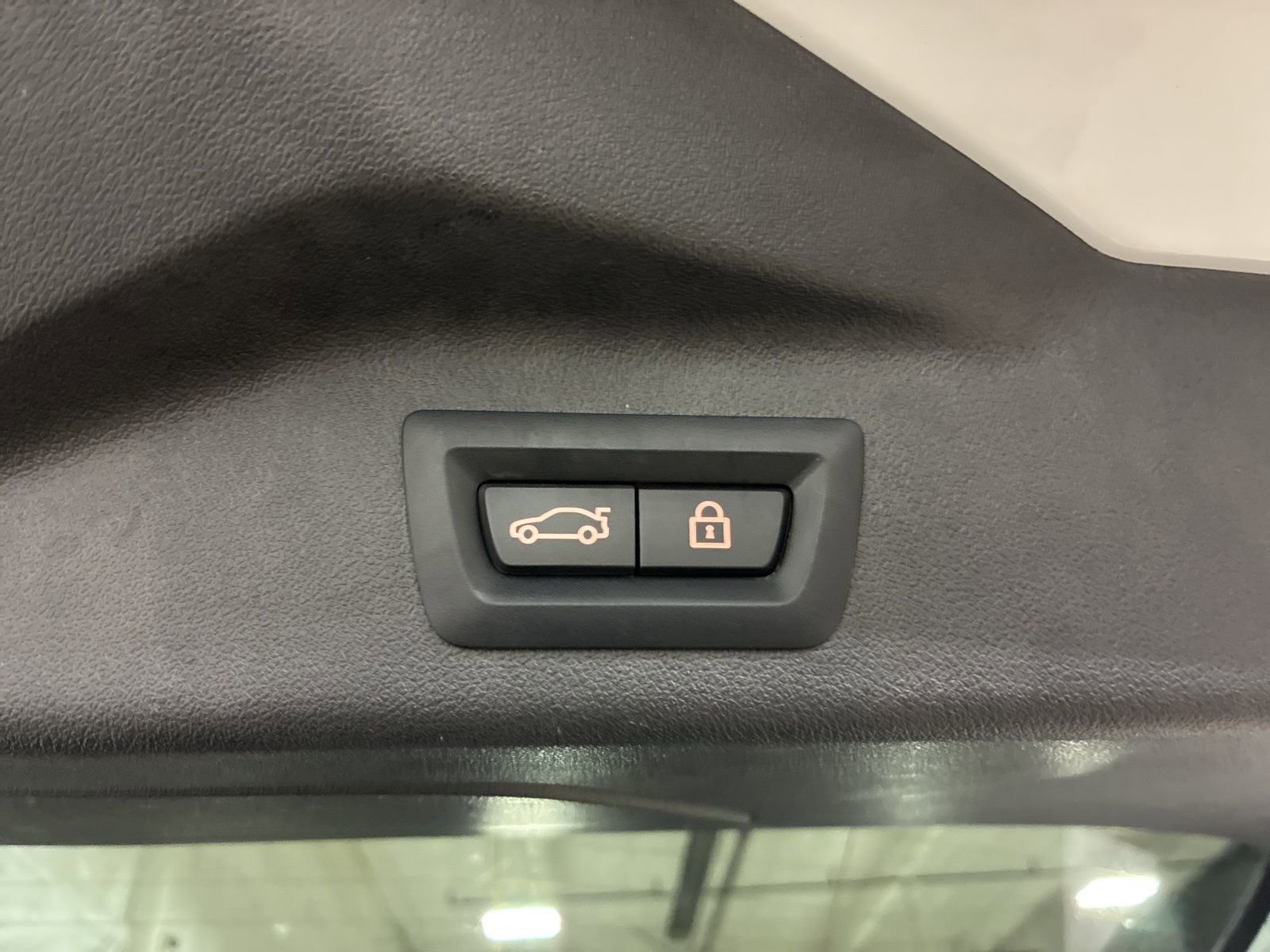 Used 2023 BMW X7 xDrive40i w/ M Sport Package image 35