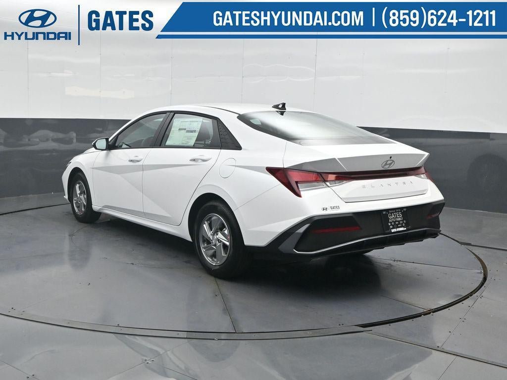 New 2026 Hyundai Elantra SE FWD image 8