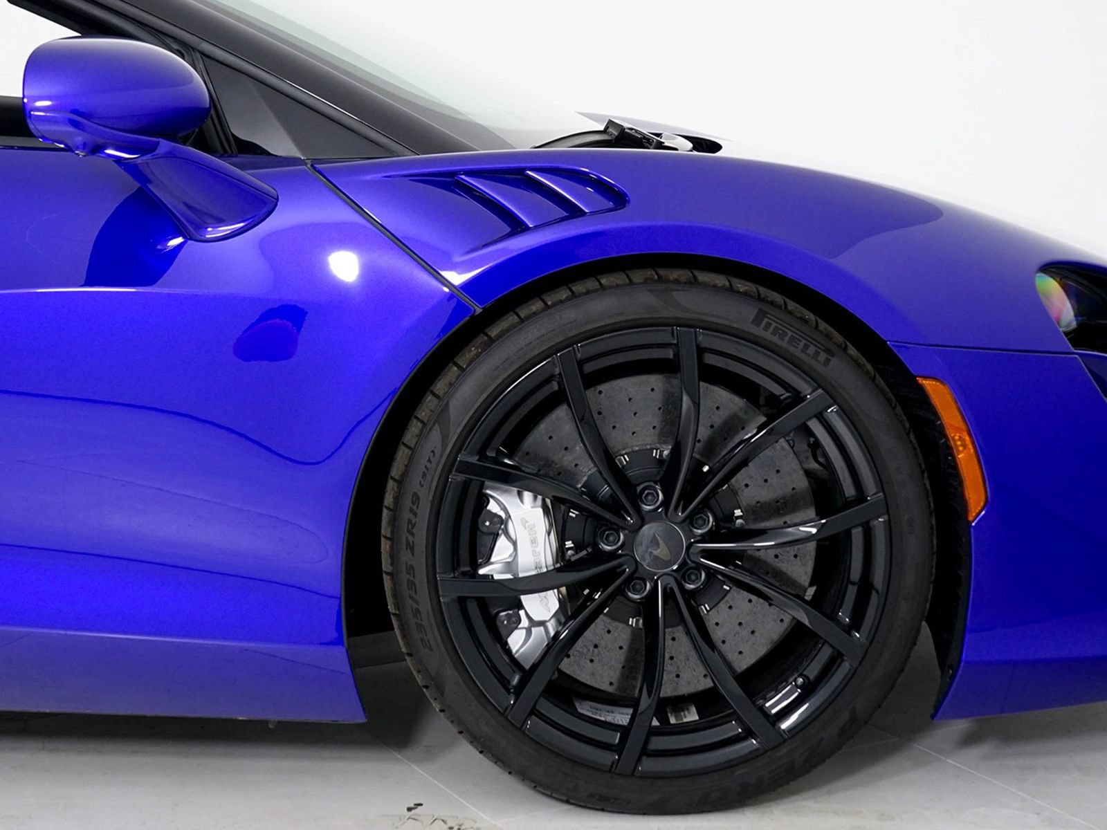 New 2025 McLaren Artura Spider RWD image 17