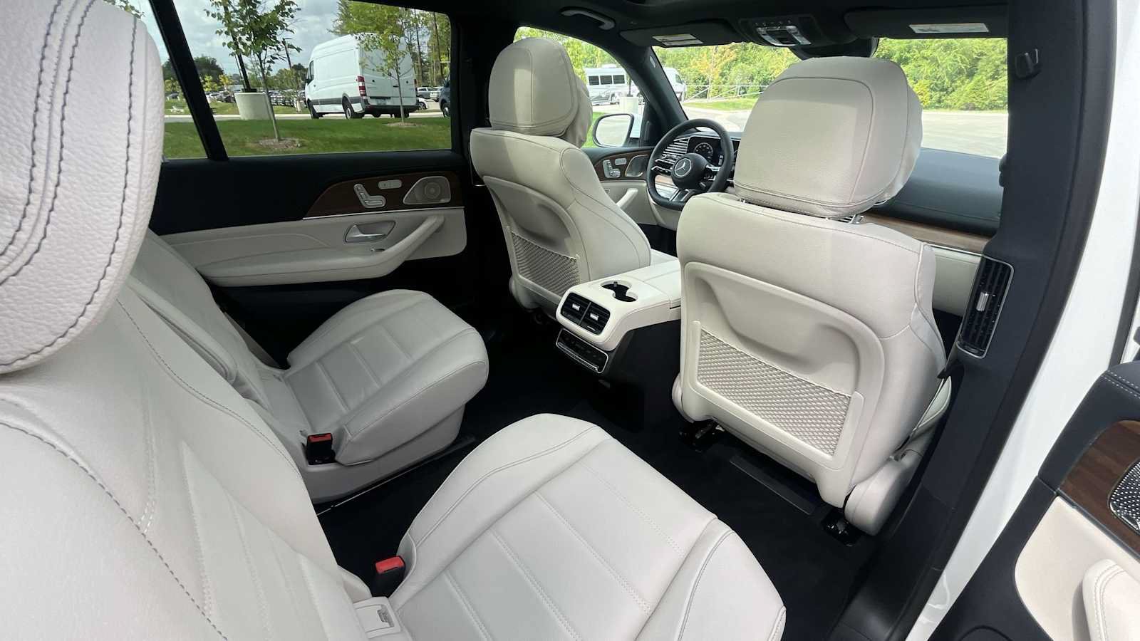 New 2026 Mercedes-Benz GLS 580 4MATIC image 11