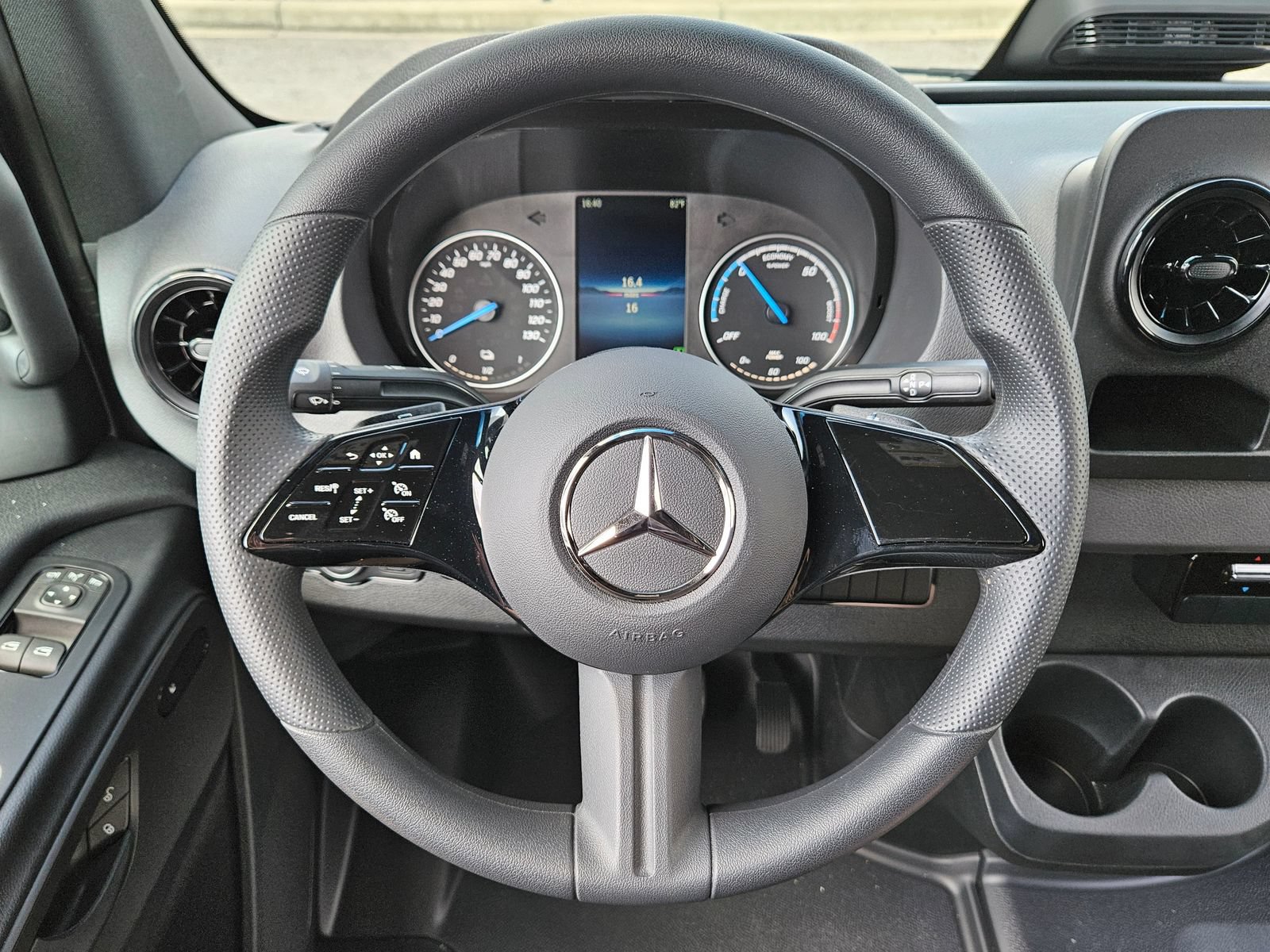 New 2025 Mercedes-Benz eSprinter 170 Cargo image 17