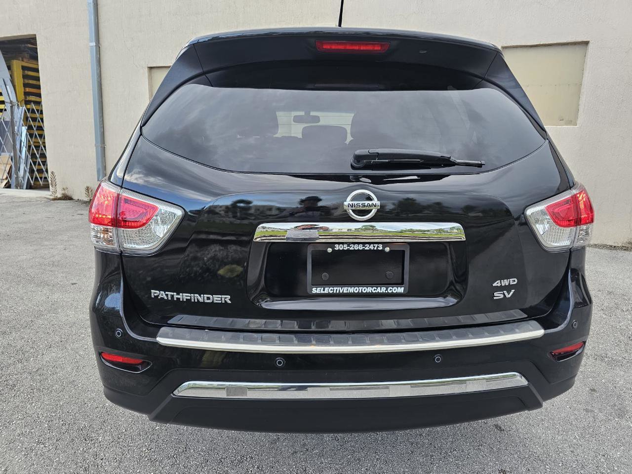 Used 2015 Nissan Pathfinder SV AWD/4WD image 18
