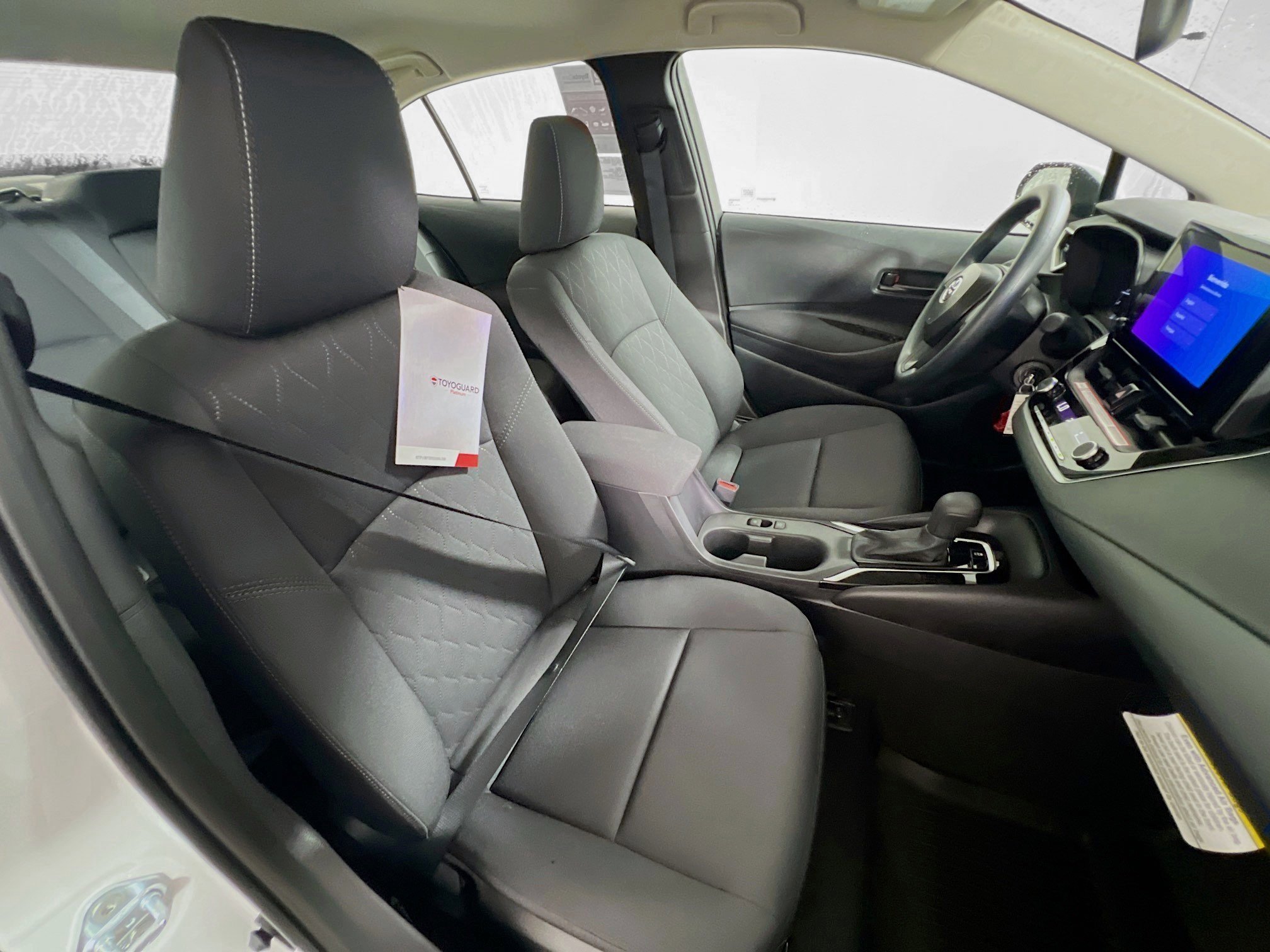 Used 2025 Toyota Corolla LE image 30