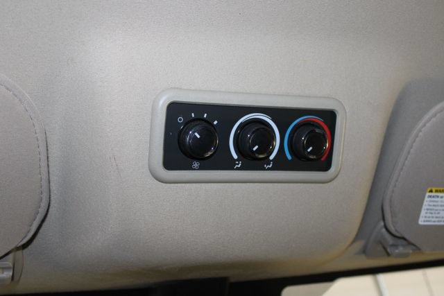 Used 2025 Chevrolet Express 3500 LT w/ LT Preferred Equipment Group RWD image 26