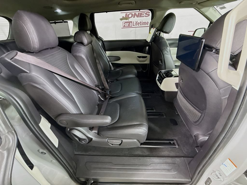 Used 2024 Kia Carnival SX Prestige FWD image 35