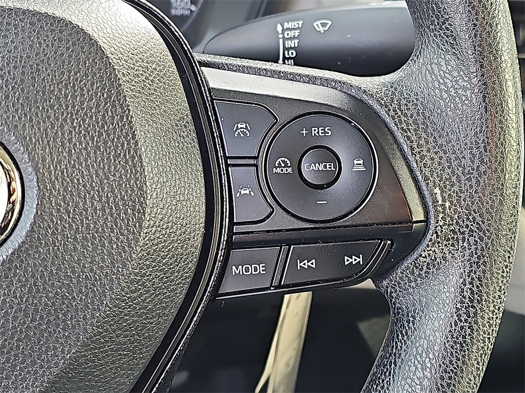 Used 2025 Toyota Corolla LE image 22