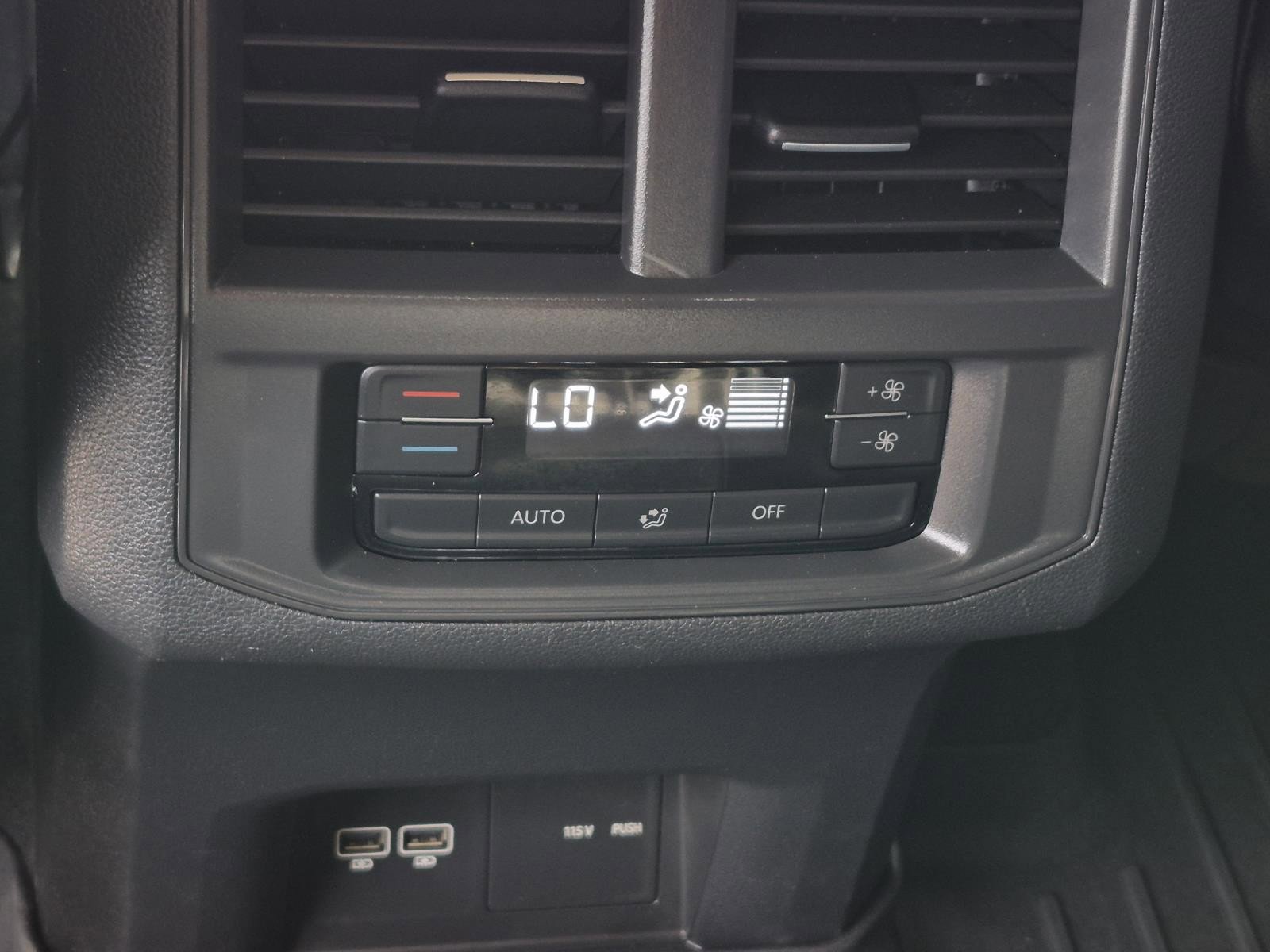 Used 2021 Volkswagen Atlas SE w/ Towing Package AWD/4WD image 17