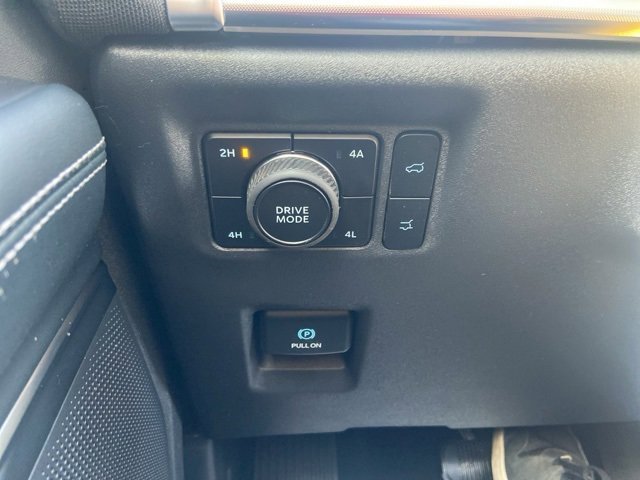 New 2025 Ford Expedition Platinum w/ Stealth Performance Package image 17