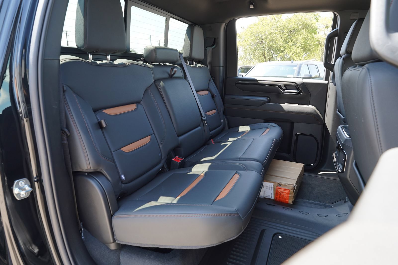 New 2026 GMC Sierra 2500 AT4 w/ AT4 Premium Plus Package AWD/4WD image 23
