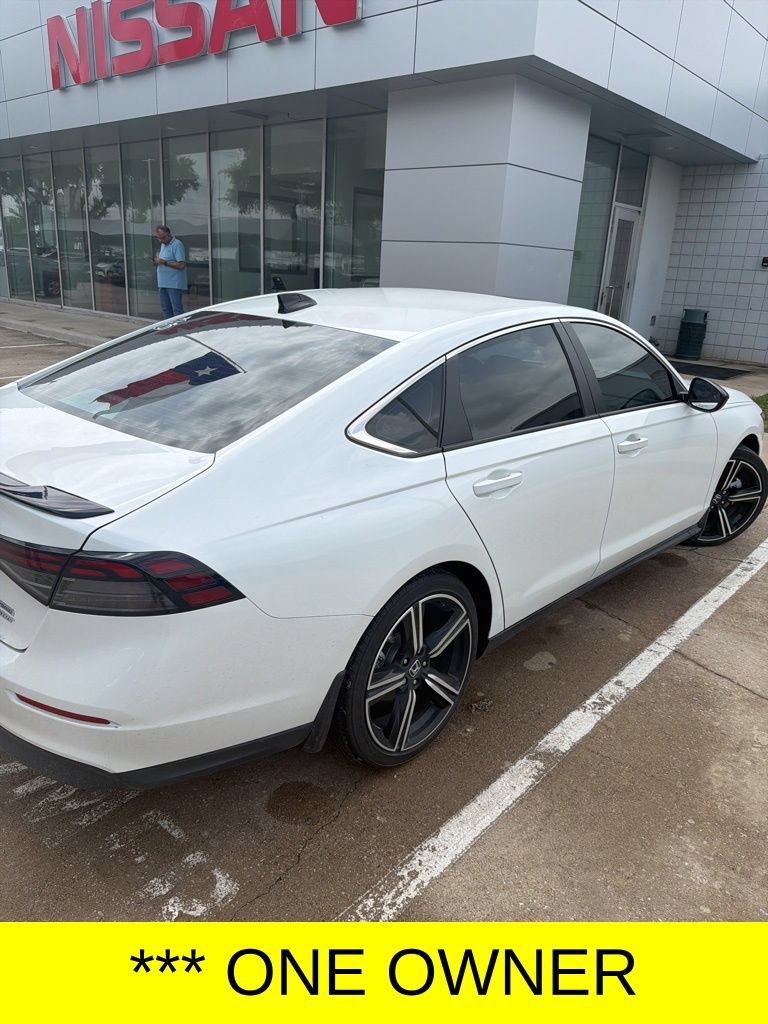 Used 2024 Honda Accord Sport image 2
