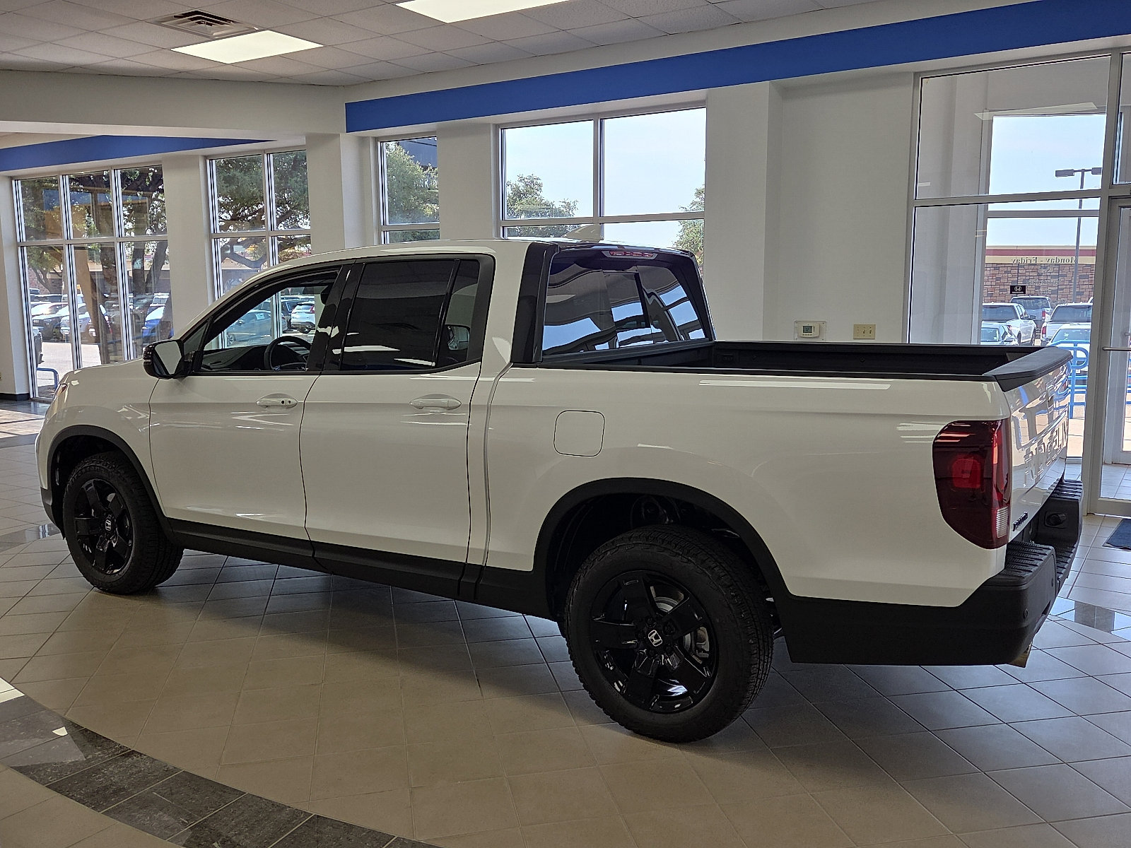 New 2026 Honda Ridgeline Black Edition image 2