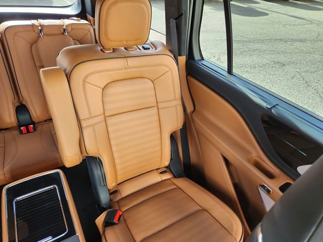 Certified 2025 Lincoln Aviator Black Label w/ Black Label Special Edition image 17