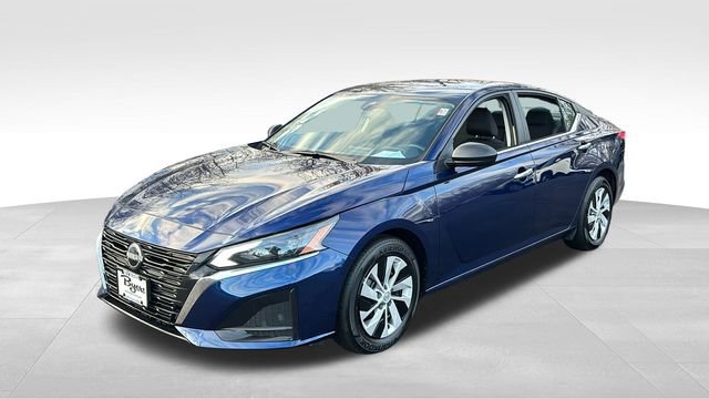 Used 2024 Nissan Altima 2.5 S image 2