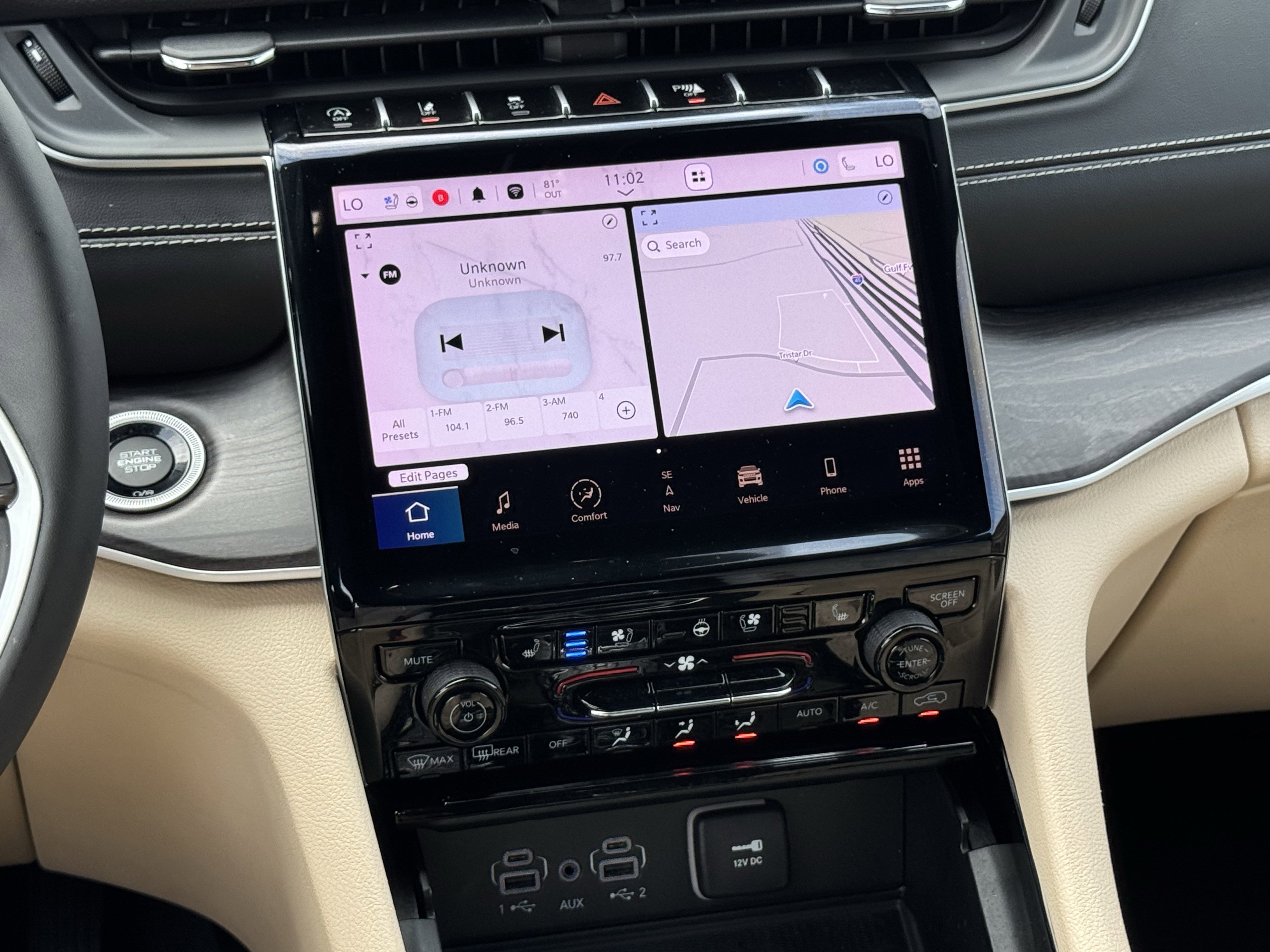 Used 2023 Jeep Grand Cherokee Limited w/ Luxury Tech Group II image 17