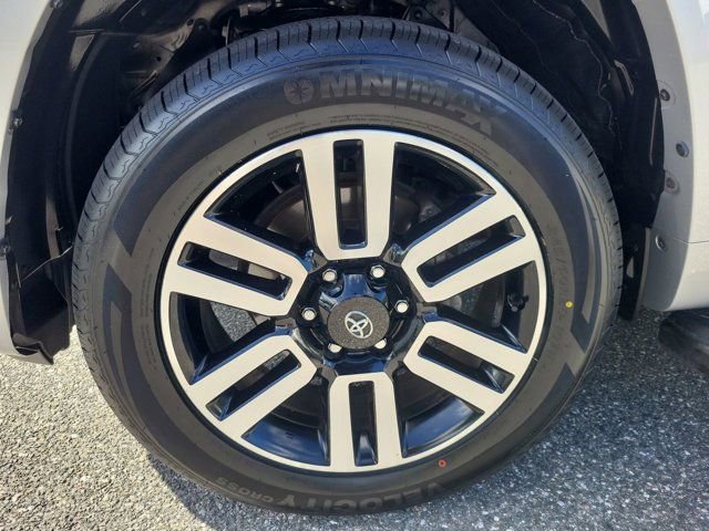 Used 2023 Toyota 4Runner Limited AWD/4WD image 17