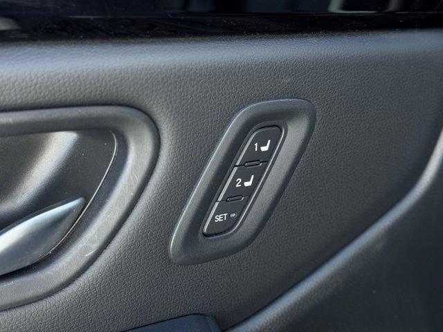 Used 2025 Honda Pilot EX-L image 14