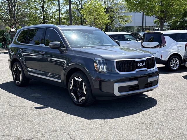 Used 2023 Kia Telluride EX w/ EX Captain's Chair Package FWD image 1