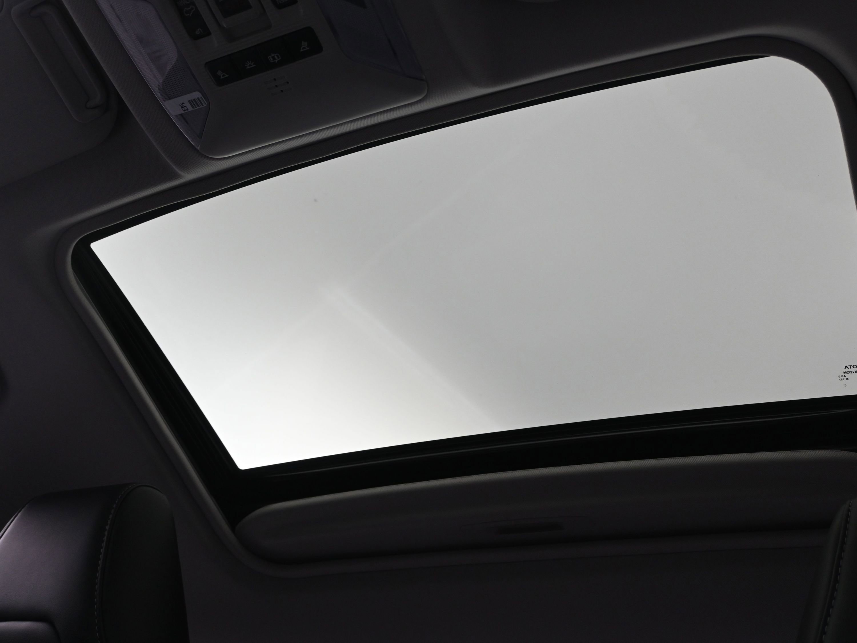 Used 2019 Toyota RAV4 XLE Premium image 29