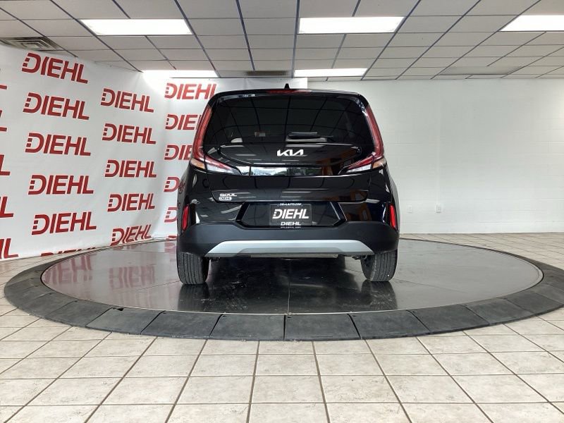 Certified 2023 Kia Soul LX FWD image 6