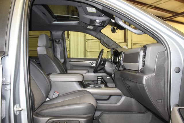Used 2023 Chevrolet Silverado 1500 ZR2 w/ Technology Package AWD/4WD image 22