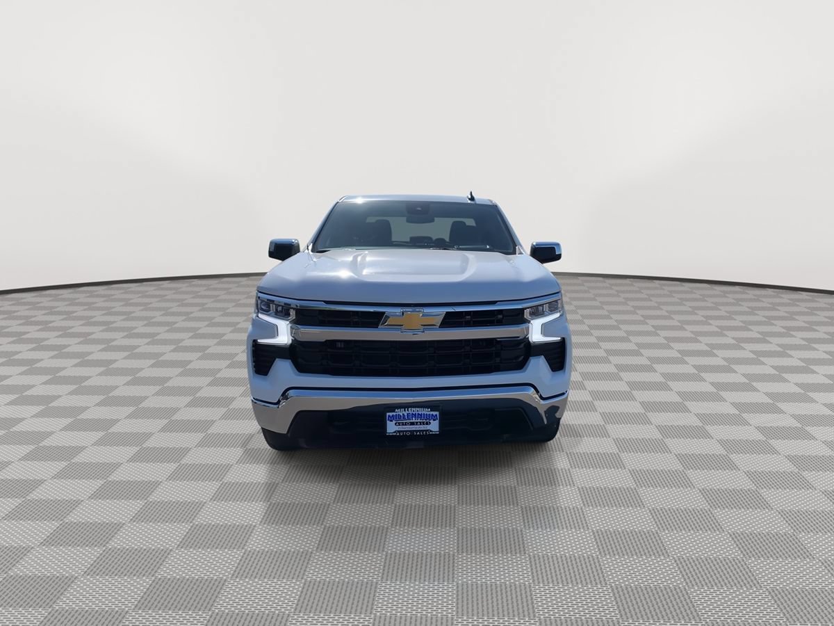 Used 2025 Chevrolet Silverado 1500 LT AWD/4WD image 2