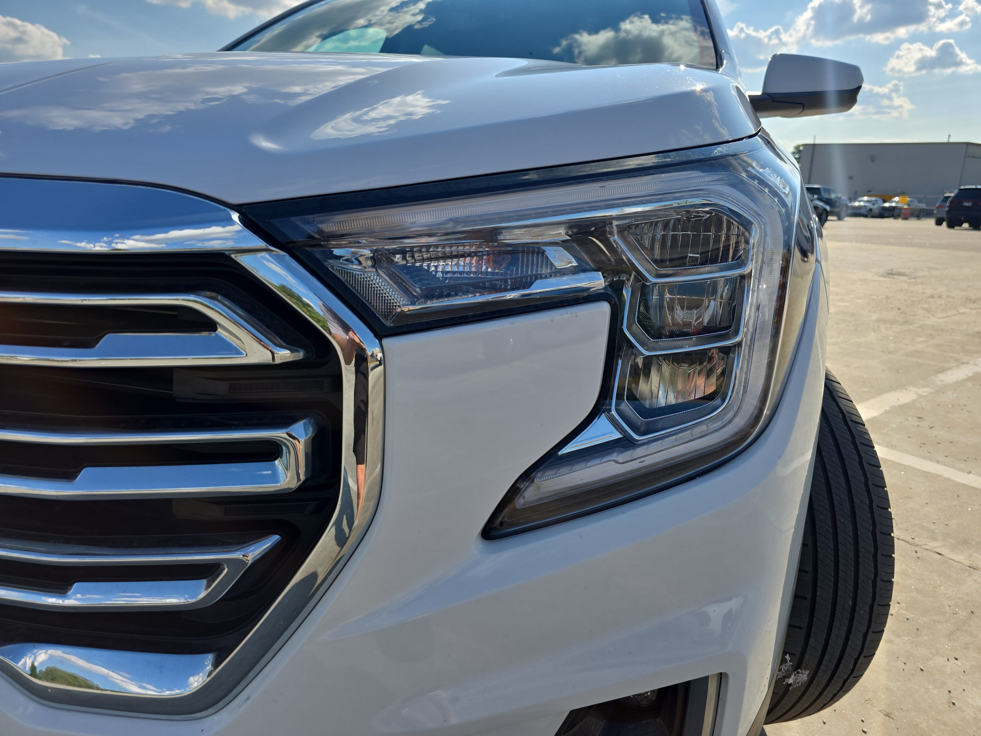 Used 2024 GMC Terrain SLT AWD/4WD image 31