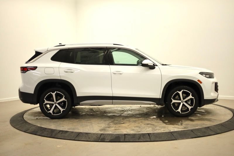 New 2026 Volkswagen Tiguan SE AWD/4WD image 2