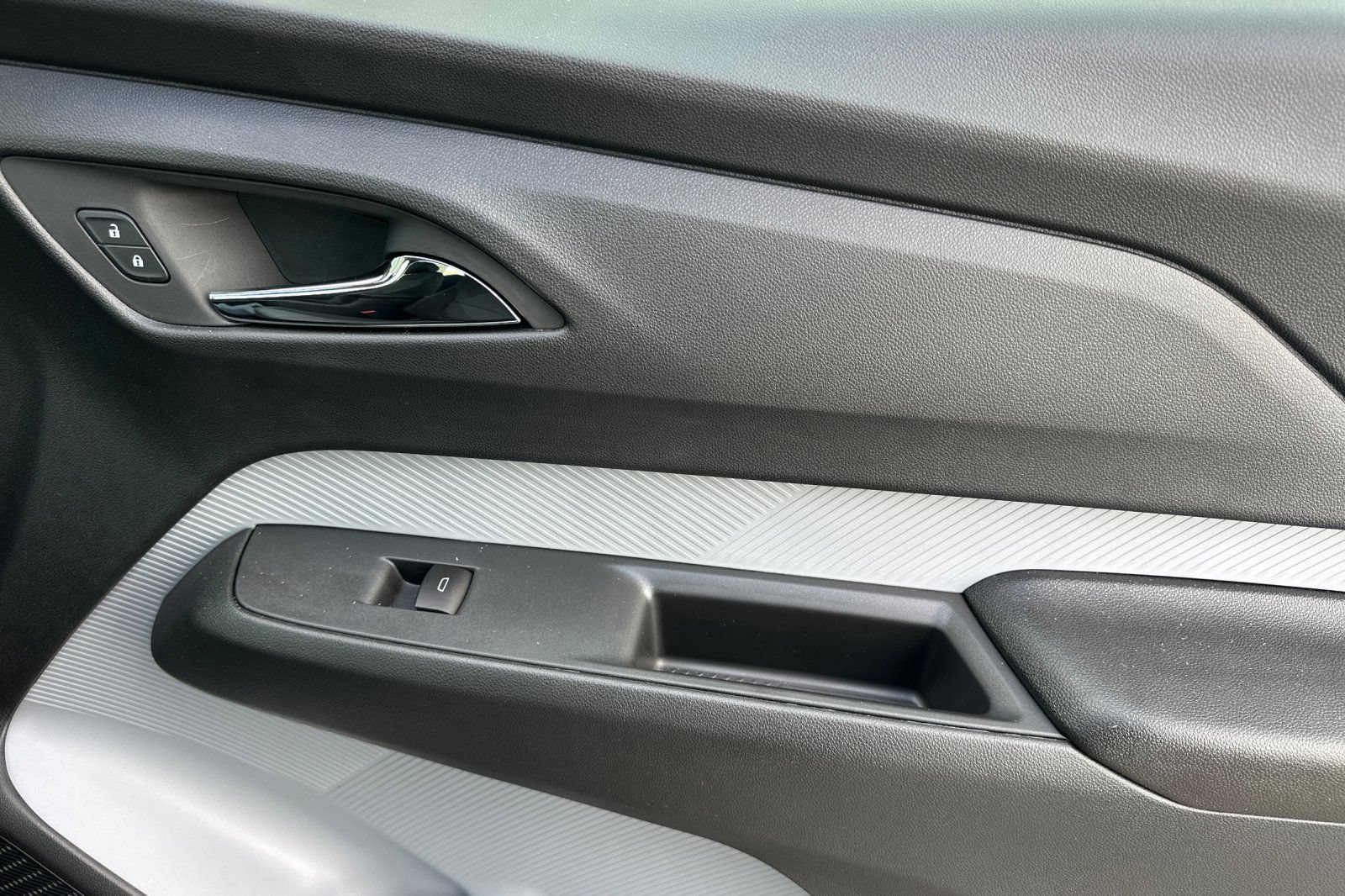 New 2027 Chevrolet Bolt LT w/ Comfort Package FWD image 18