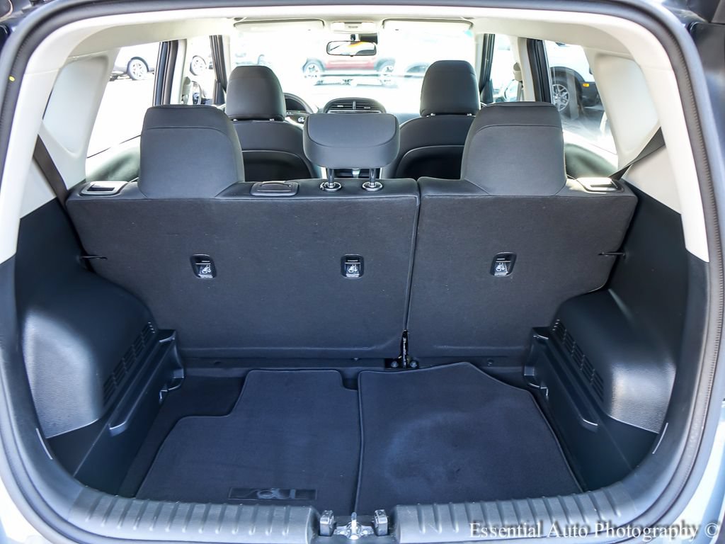 Used 2025 Kia Soul LX w/ LX Technology Package FWD image 19