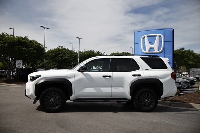 Used 2025 Toyota 4Runner SR5 image 4