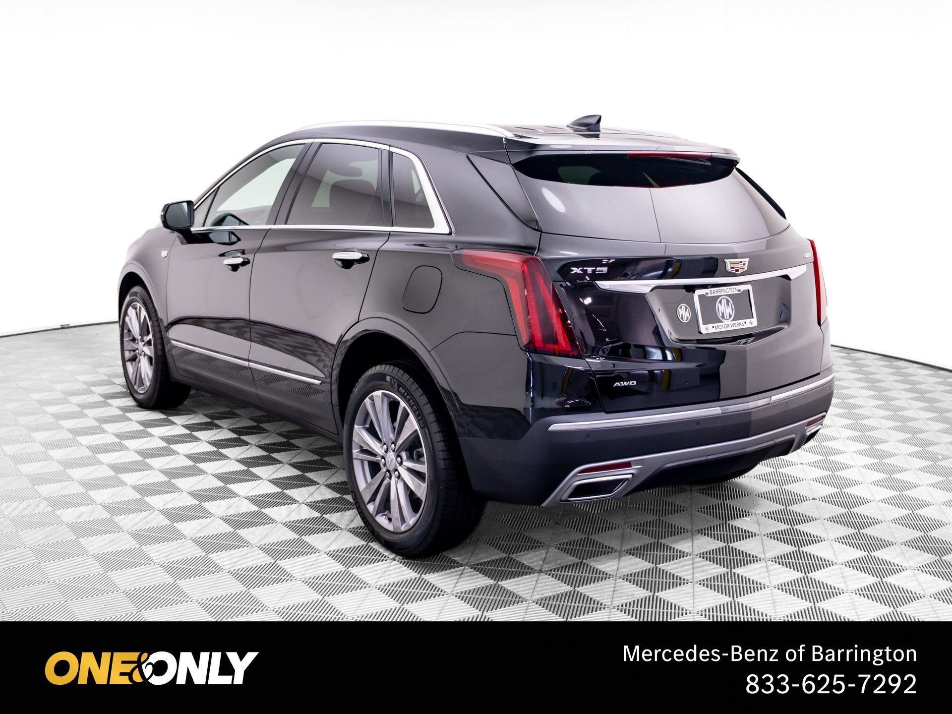 Used 2023 Cadillac XT5 Premium Luxury w/ LPO, Floor Liner Package AWD/4WD image 3