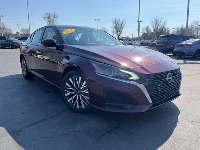 Used 2024 Nissan Altima 2.5 SV image 3