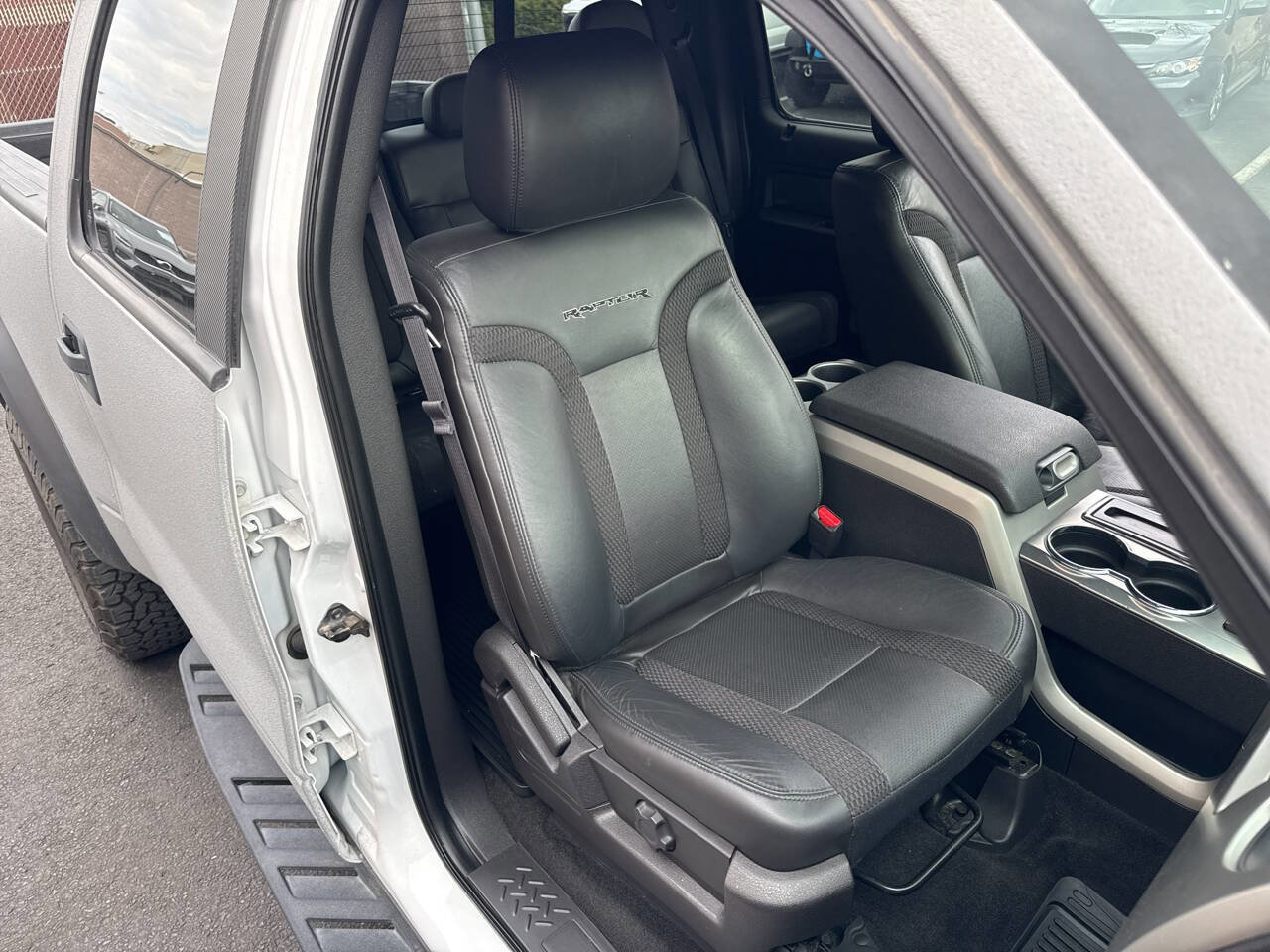Used 2014 Ford F150 Raptor image 17