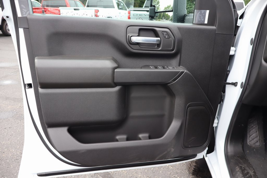 New 2025 Chevrolet Silverado 2500 Custom w/ Custom Value Package image 4