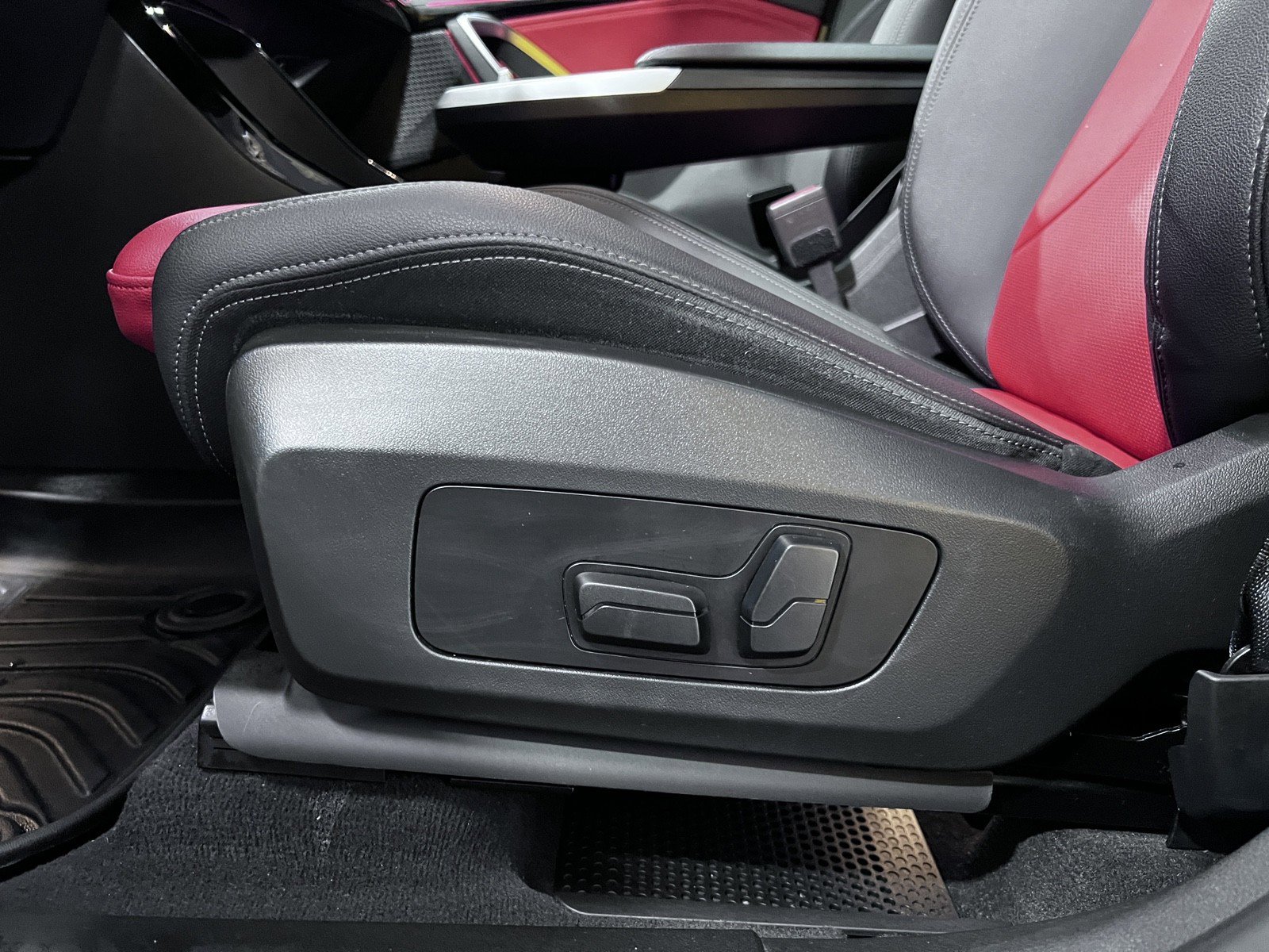 Used 2023 BMW X1 xDrive28i w/ Convenience Package image 23