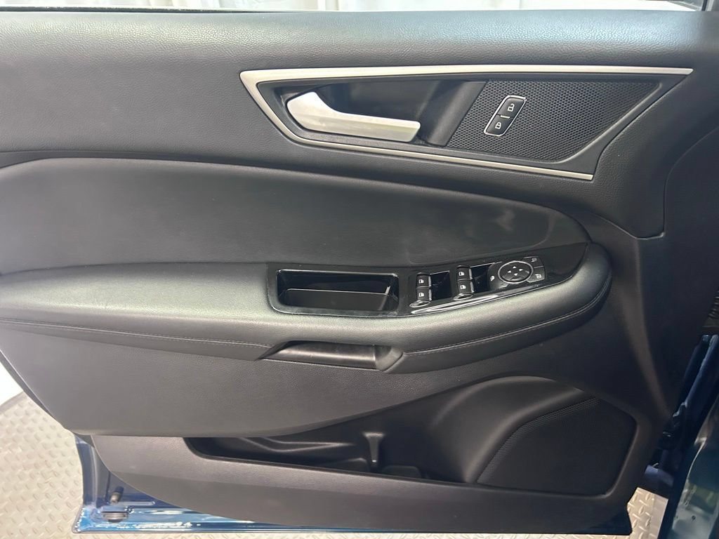 Used 2020 Ford Edge SEL w/ Convenience Package AWD/4WD image 4