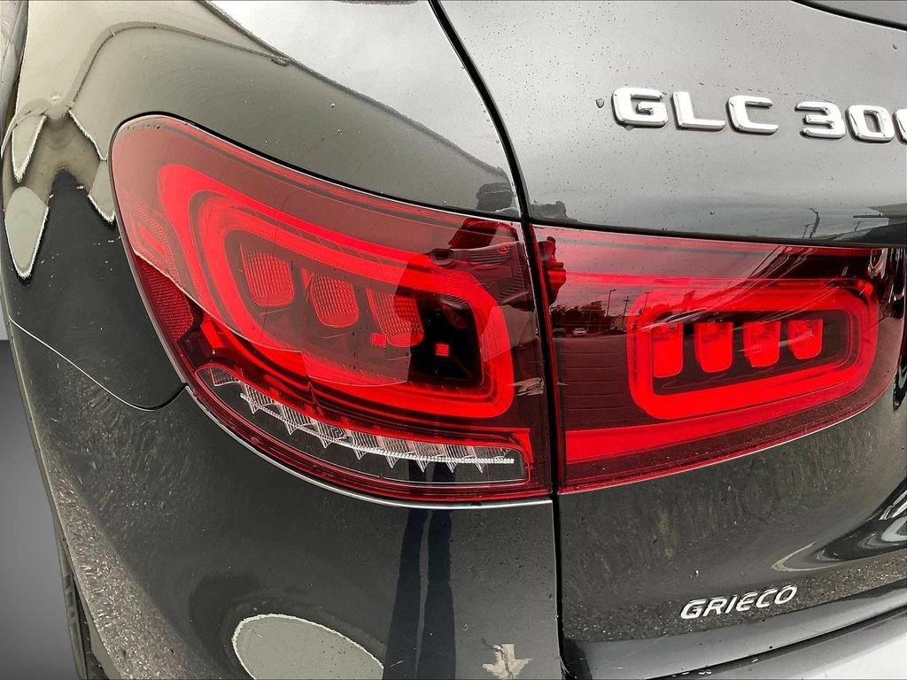 Used 2022 Mercedes-Benz GLC 300 4MATIC w/ Multimedia Package Lite image 23