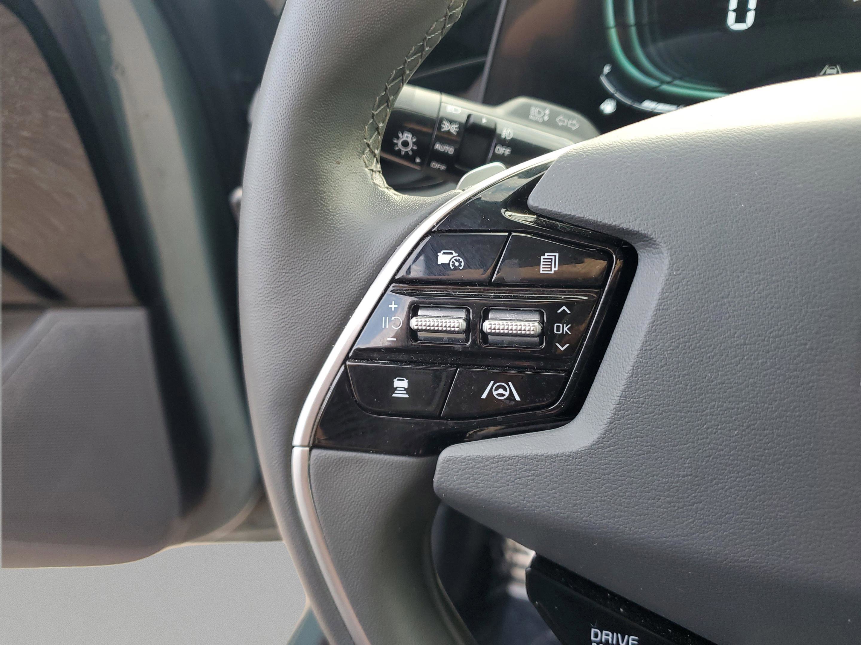 Certified 2024 Kia Niro SX Touring image 30