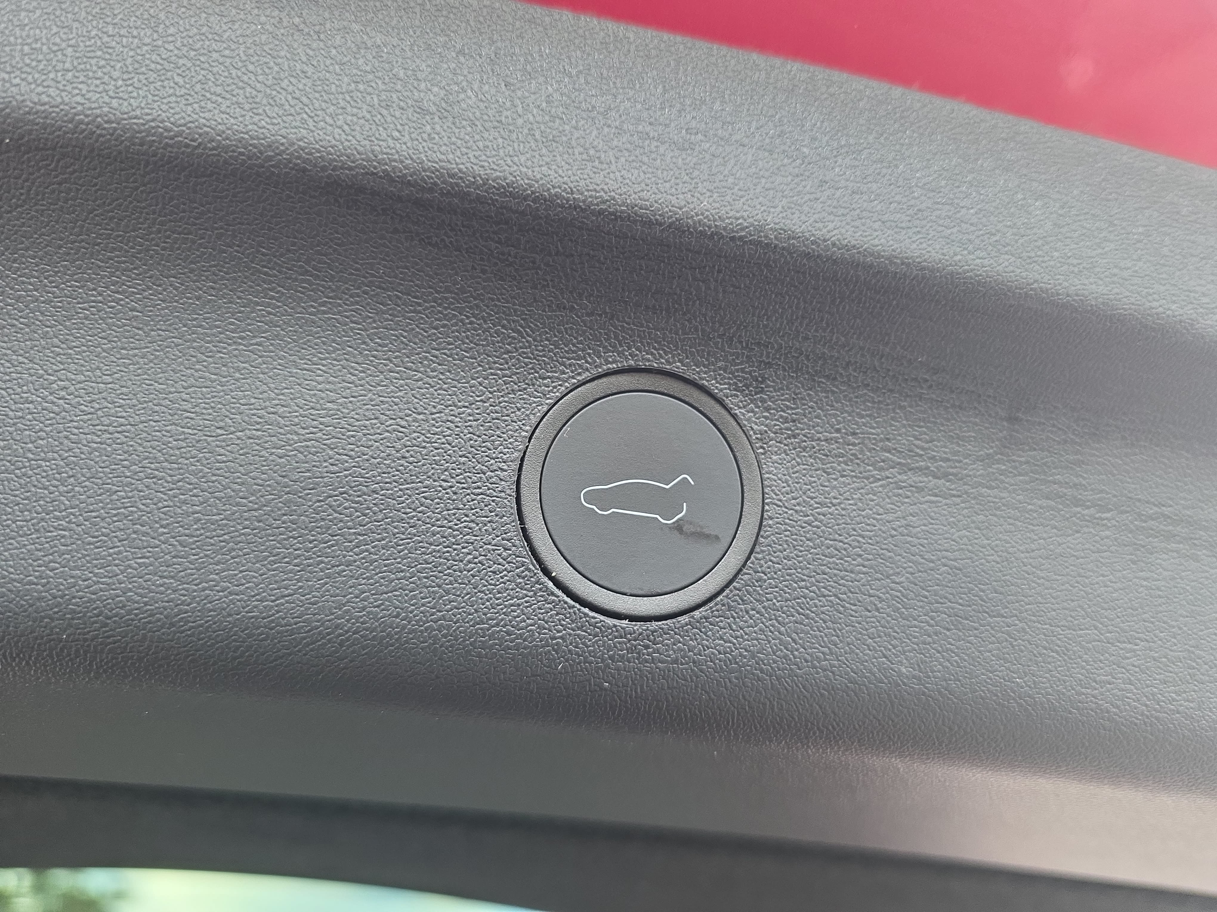 Used 2024 Tesla Model Y Long Range AWD/4WD image 13