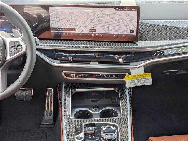 Used 2025 BMW X7 M60i image 11