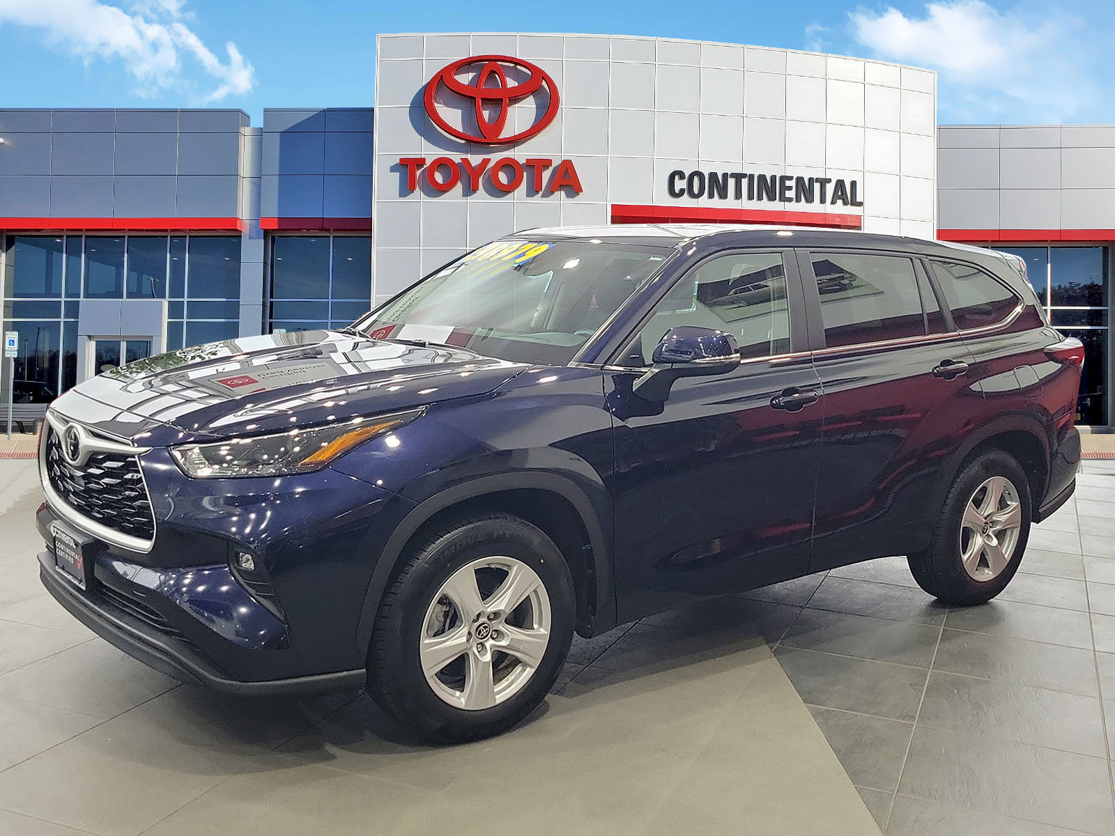 Certified 2025 Toyota Highlander LE image 3