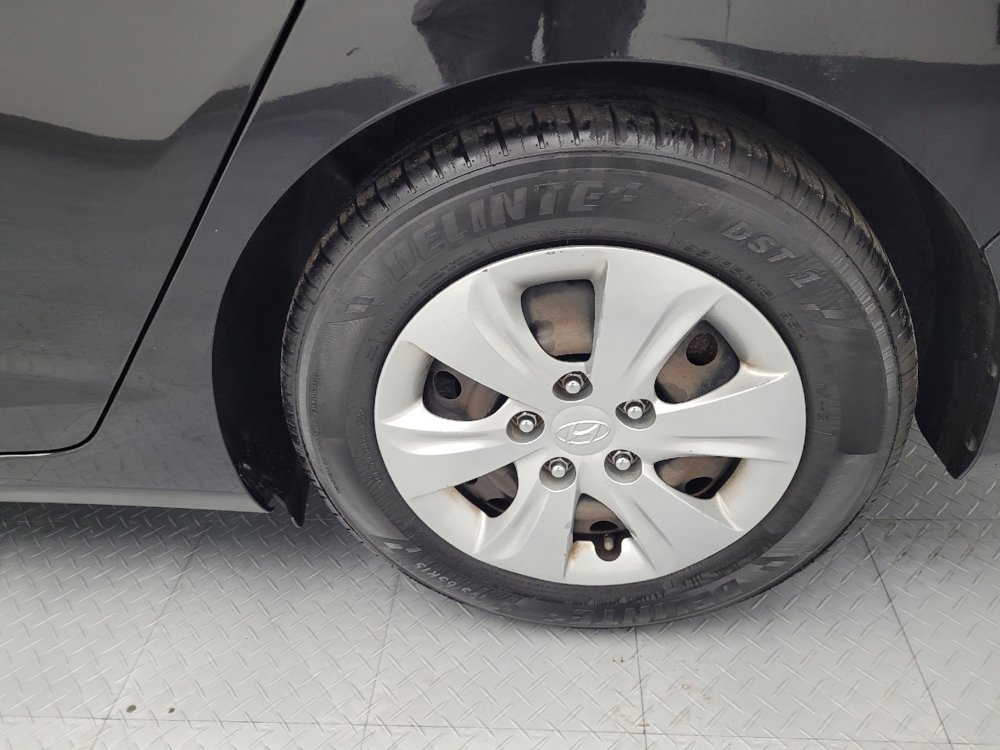 Used 2016 Hyundai Elantra SE FWD image 31