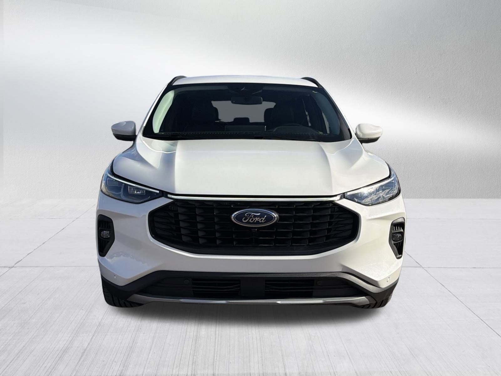 Used 2024 Ford Escape Platinum image 2