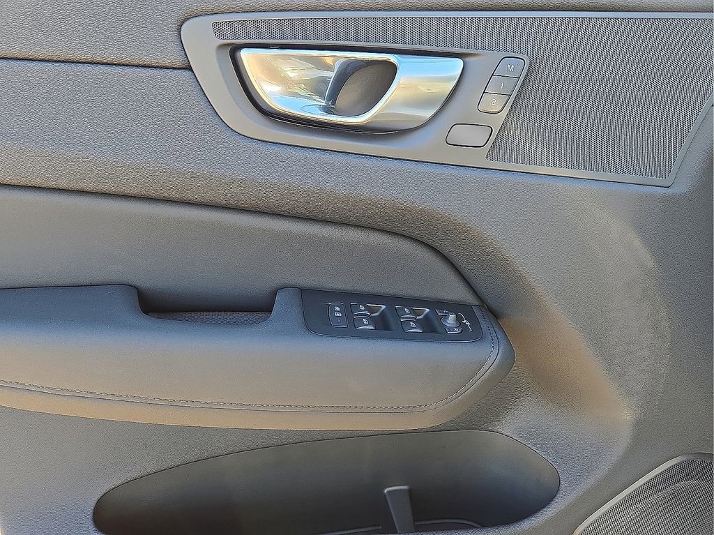 New 2026 Volvo XC60 B5 Core w/ Climate Package image 21
