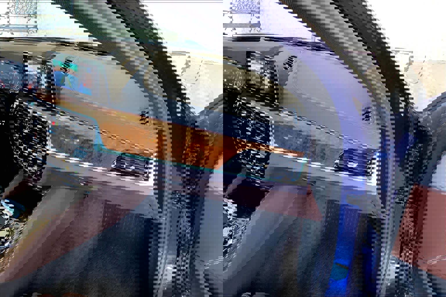 Used 2020 BMW M550i xDrive w/ Dynamic Handling Package image 19