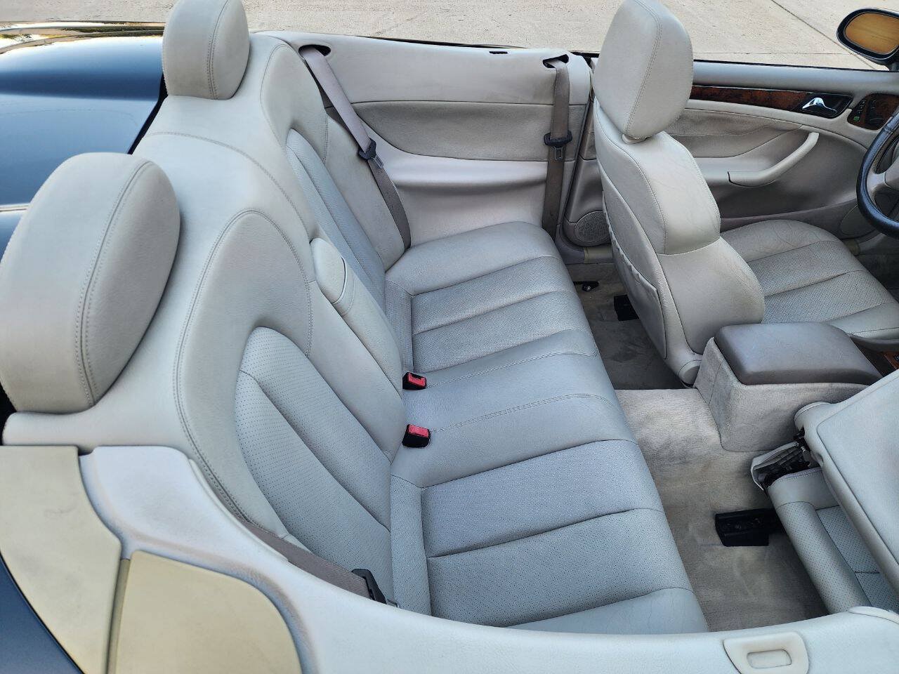 Used 2002 Mercedes-Benz CLK 320 Cabriolet image 17
