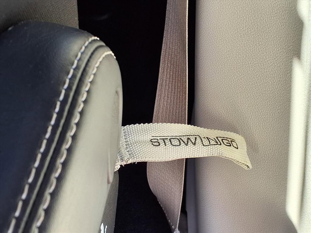 Used 2023 Chrysler Voyager LX image 25